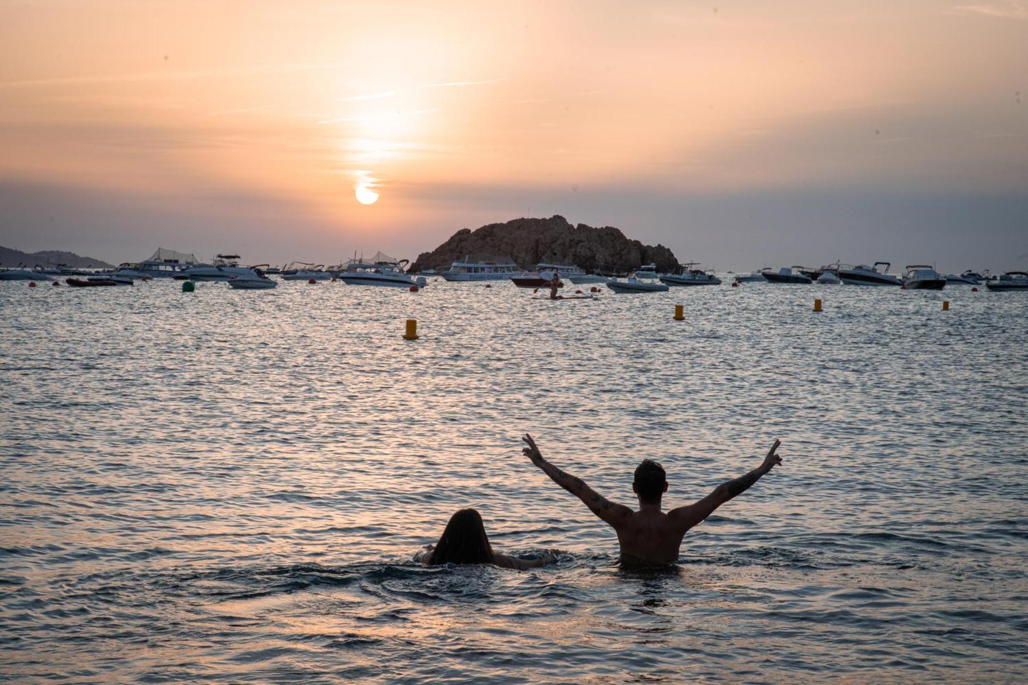 Mana Mana Youth Hostel Tossa de Mar Buitenkant foto